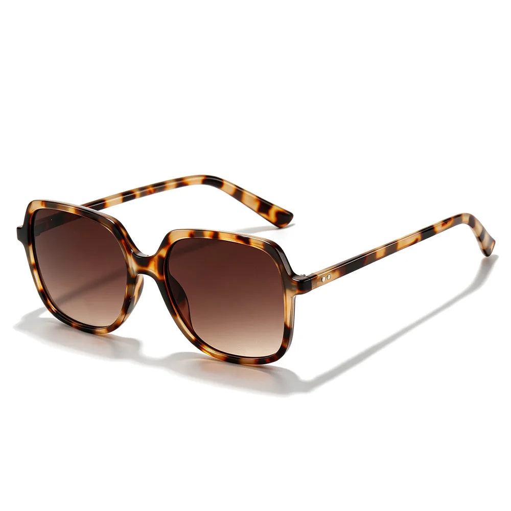 New Square Rivets Sunglasses Fashion Gradient Shades UV400 Men/Women Outdoor Punk Sun Glasses
